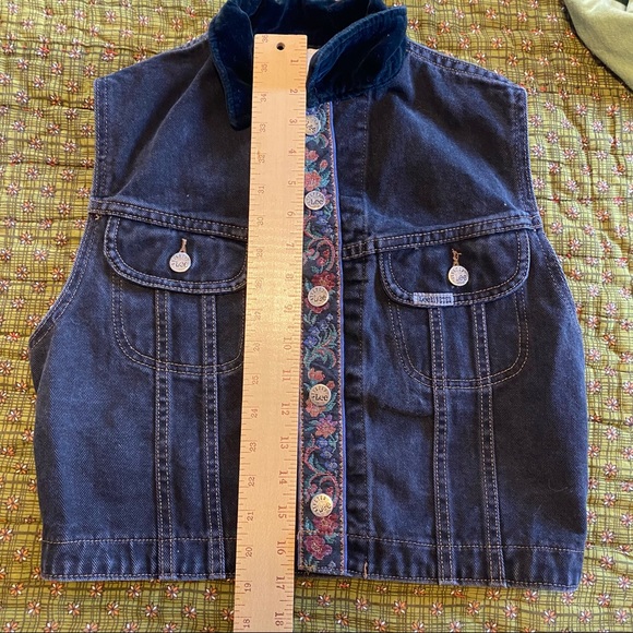 💔SOLD 🛑 LEE Vintage denim vest black velvet collar with floral button trim - Picture 4 of 9